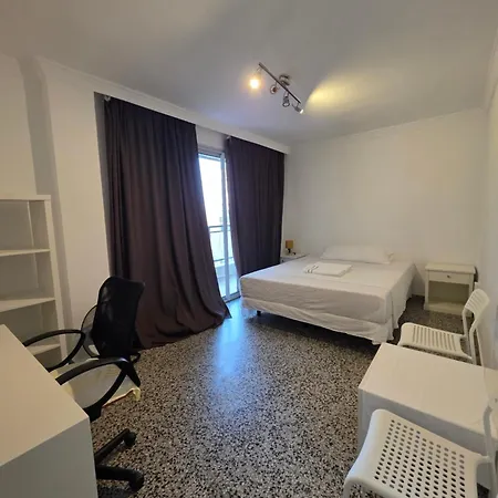 HABITACIÓN privada centro málaga cerca tren María Zambrano y playa muy buena conexión WiFi-2