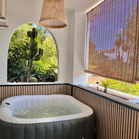 Luksusowy Apartament Z Basenem I Jacuzzi-3