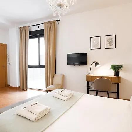 C15 - Charming Modern Studio In The Centre-3