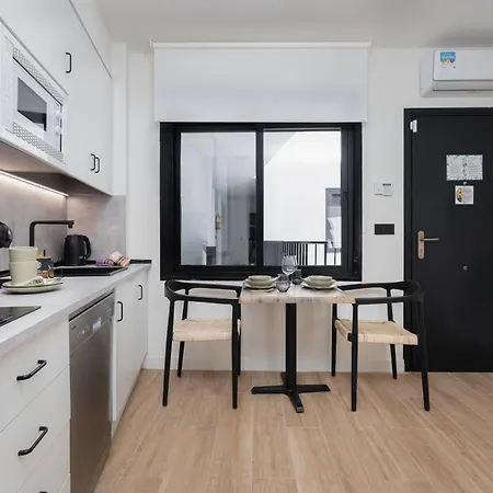C56 - Studio With Amazing Terrace In The Centre-2