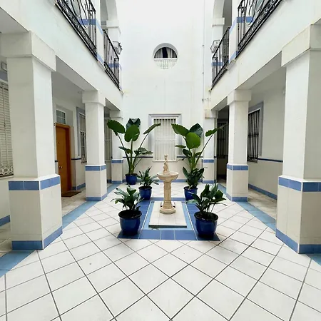 Central Studio, 3 min to Calle Larios, Ideal for Exploring Málaga-3