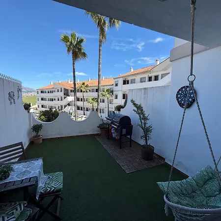Apartamento en Mijas con Terraza, capacidad para 5 personas con piscina de temporada hasta 31 Agosto-3
