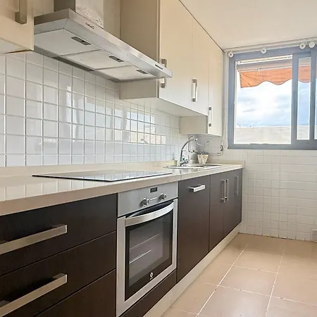 Keywise Perfect location next to María Zambrano STATION, central , beach ,pool&free Parking-2