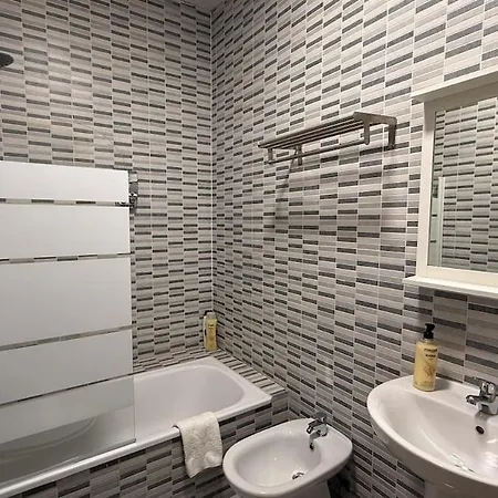 Quiet Apartment In The Heart Of Malaga Pool & Free Parking-2
