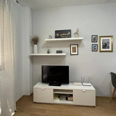 Quiet Apartment In The Heart Of Malaga Pool & Free Parking-3