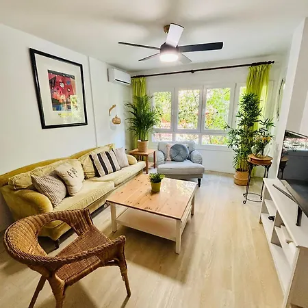 Bonito y céntrico piso con dos camas de matrimonio y free parking-3