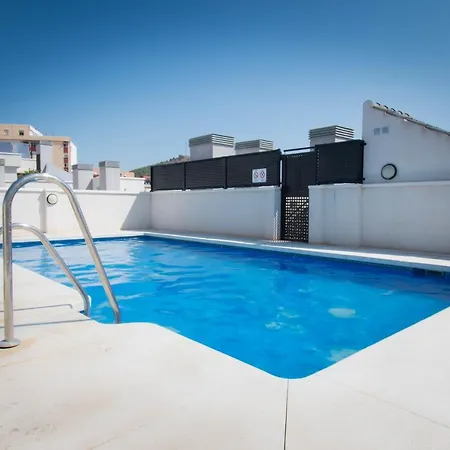 Holidays2Malaga Refino Pool And Parking-2