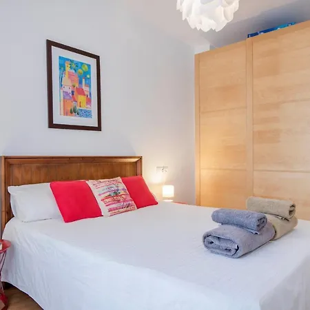 UrbanChicMalaga 3 Bedroom Spacious Quiet Historic Malaga Apt-3