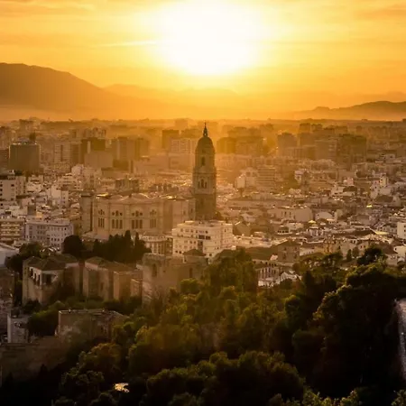 Genuar Apartments Malaga Center. Free Parking-3