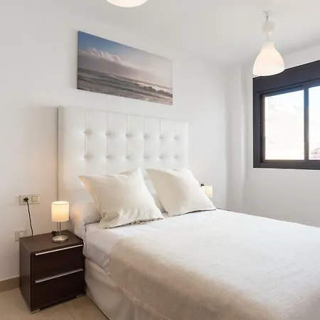 Ma2B-Bright Apt With Rooftops With Palms Near Old Town-3