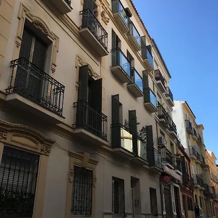Modern studio flat close to Plaza Merced-2