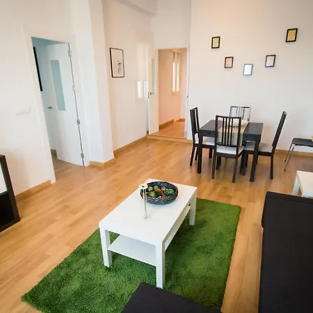 Holidays2Malaga Heredia 3 Bedroom Opposite Malaga Port-2