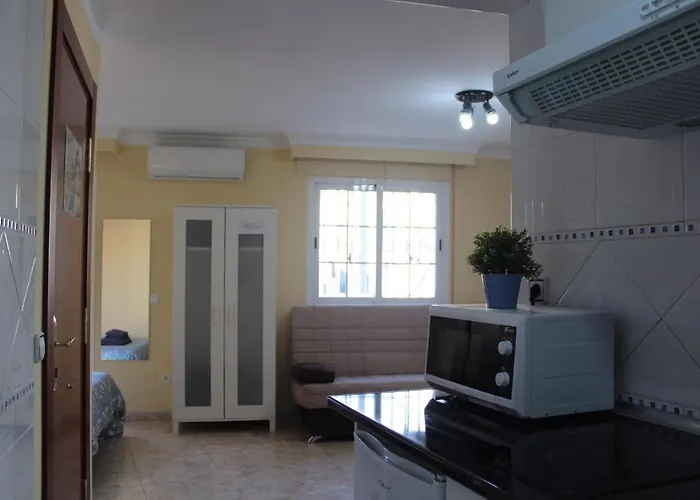 Nice And New Studio With Balcony Close To The City 2ºb Málaga