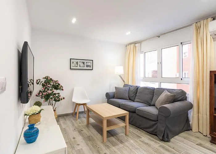 Faro, bonito apartamento en la Malagueta Málaga