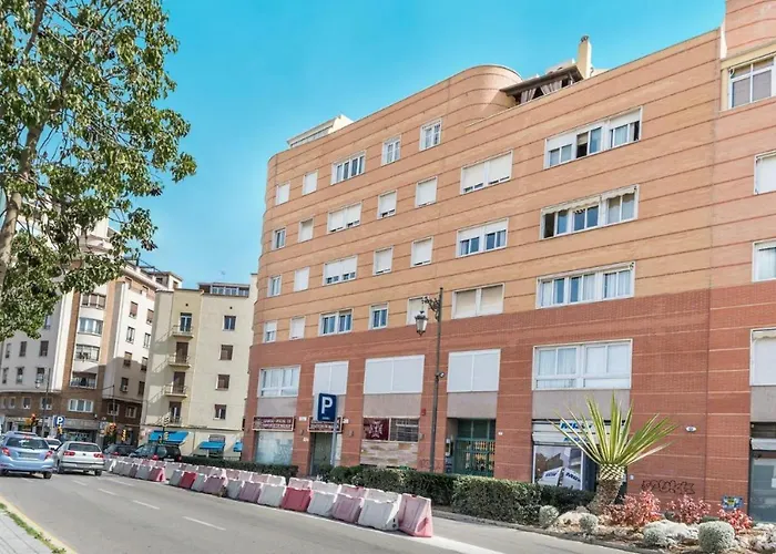 Lovely Suite With River Views And Parking Málaga