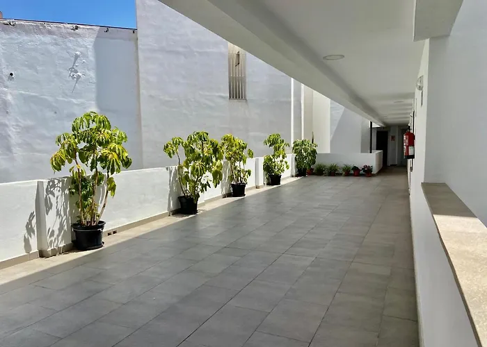 Estudio con parking centro de Málaga by Grupo BMorales