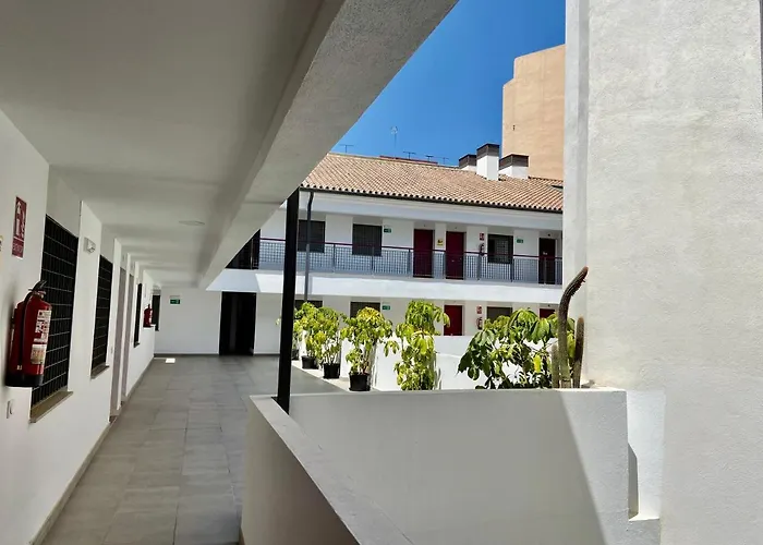 Estudio con parking centro de Málaga by Grupo BMorales