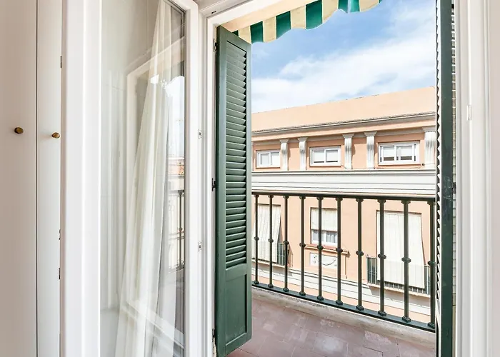 Gran Apartamento En El Centro Historico Con Parking Gratuito 4 Habitaciones Por Keywise Málaga