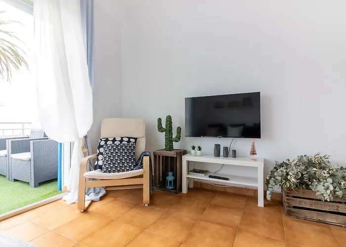 Sea & Wave Pedregalejo Beach Apartment Málaga