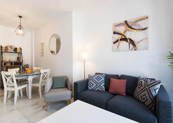 Trinidad Trafalgar, Quiet And Nice Aprtment In The Heart Of The Spanish Culture Málaga