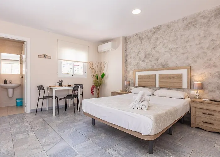 Apartamentos Lola Beach Málaga