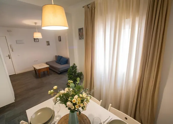 Holidays2Malaga Alta City Center Renovated 2 Bedrooms Apartment Wifi