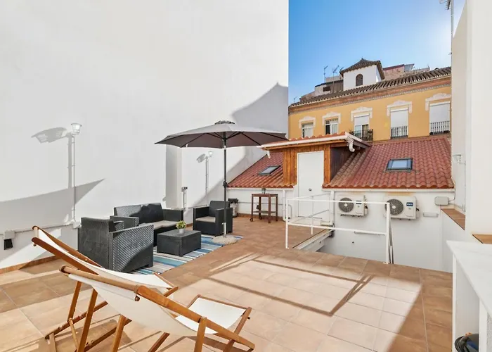 Malasaña 51, new, center, quite, breakfast included, parking on request Málaga