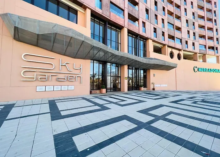 Sky Garden & Seasonal Pool Views By Ele Apartments Málaga