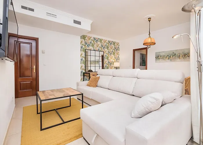 Apartamento BHost - Colón Málaga