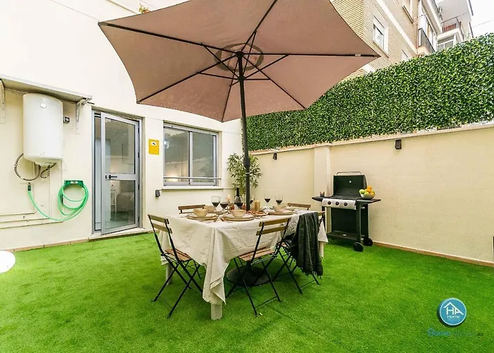 Bajo Urbano Boutique en Carlos Haya con Terraza y Parking Málaga