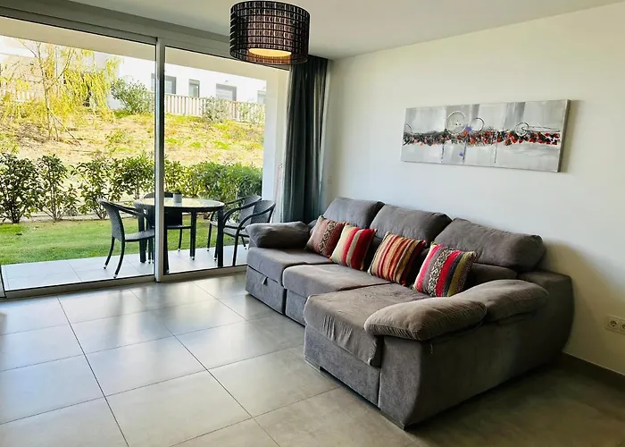 2-Bedroom-Apartment With A Terrace, Pool, Gym Málaga