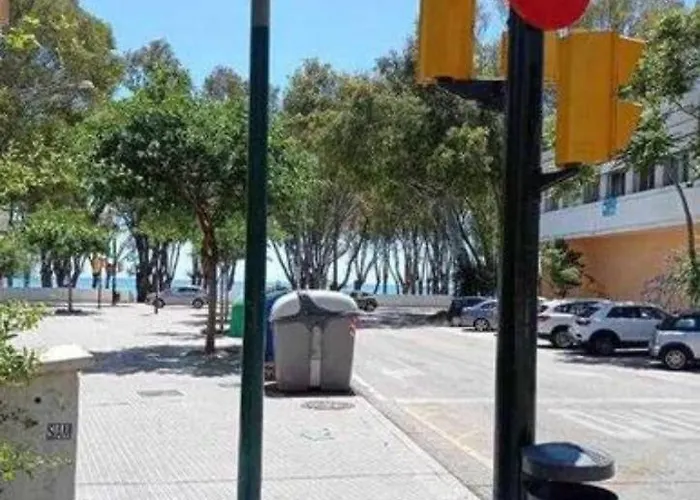 Steps to Beach, Cafés&Remote Work Desk Málaga