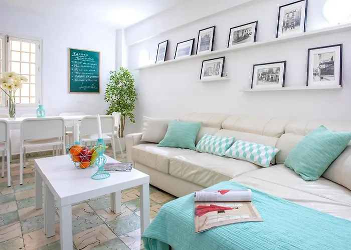 Big Flat In City Center With Patio Málaga