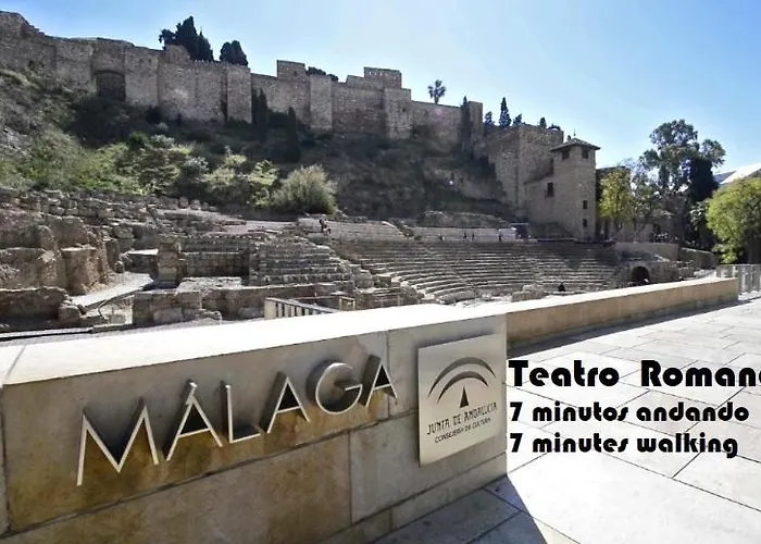 Big Flat In City Center With Patio Málaga