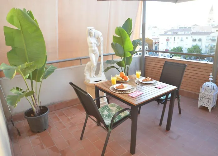 Habitacion grande con terraza privada, malaga centro