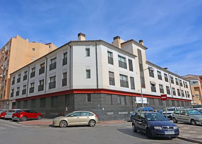 Casa Fenicia - Cosy Apartment With Free Private Parking Málaga
