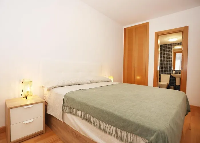 Casa Fenicia - Cosy Apartment With Free Private Parking Málaga