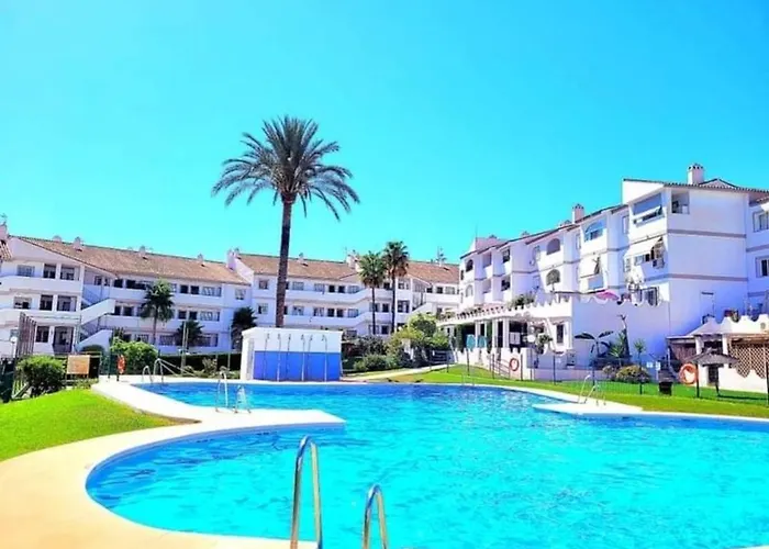 Apartamento en Mijas con Terraza, capacidad para 5 personas con piscina de temporada hasta 31 Agosto Málaga