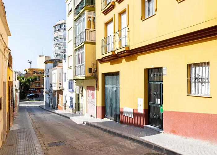 Holidays2Malaga Capuchino Cozy French Balcony & Smarttv