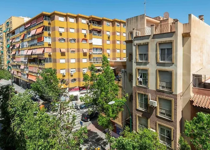 Spacious & Authentic Apartment By Rems Málaga