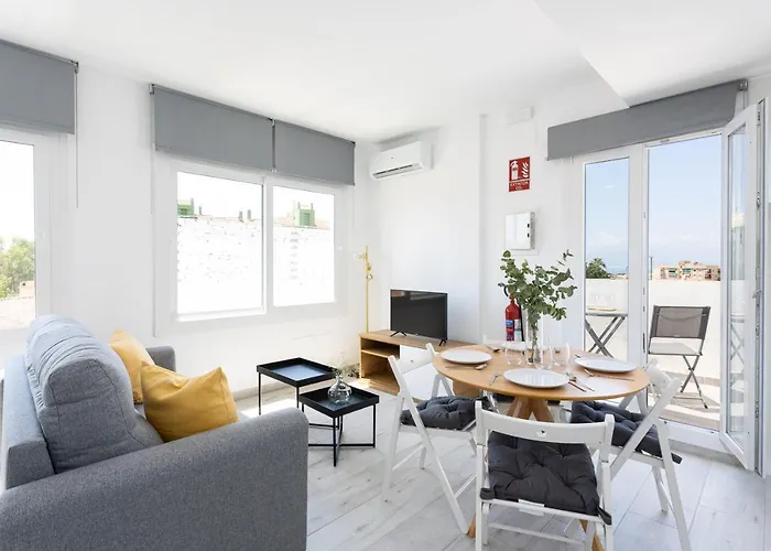 Apartamentos LA PELUSA Málaga