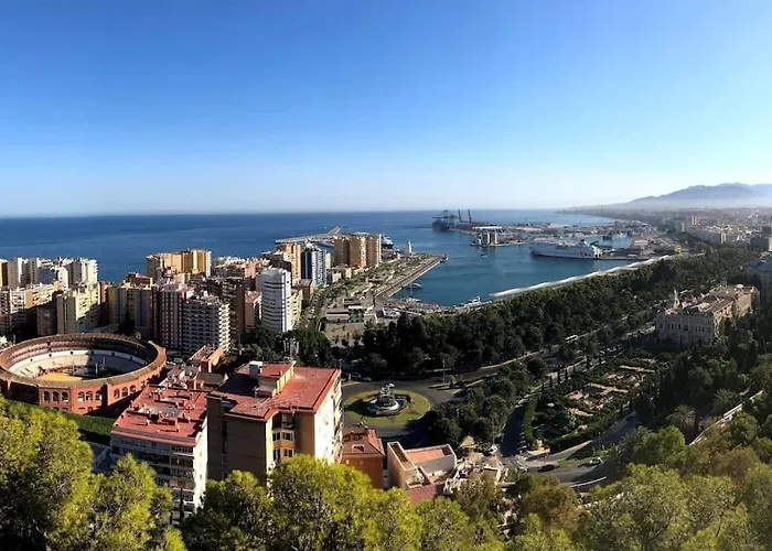 Luminoso apartamento con garaje en el centro Málaga