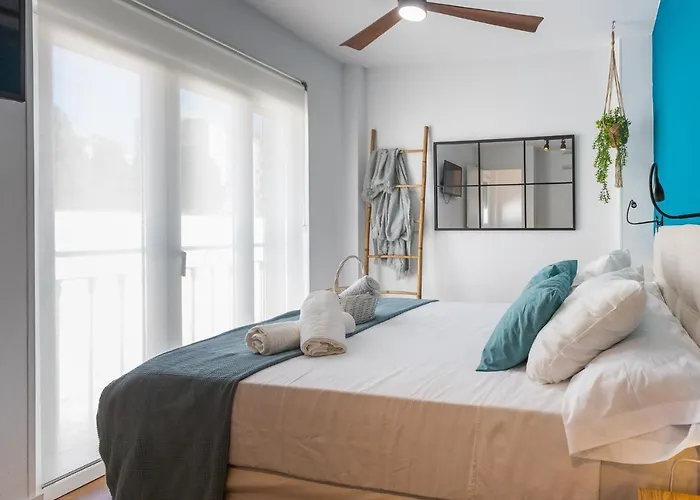 El Palo Beach House, Detached Duplex 1 Min Walk To Beach Málaga