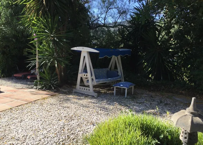 Finca el Río,, La Casita one of 2 self catering studios. Pool&hydrotherapy jacuzzi Málaga
