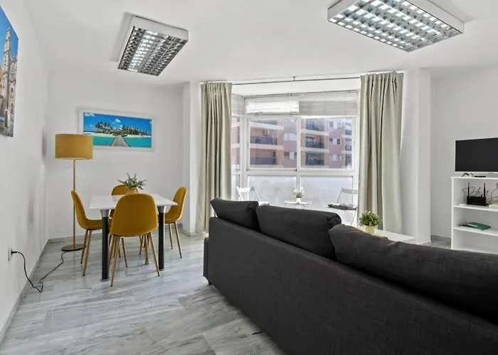 Apartamento luminoso cuarteles by greensol homes Málaga