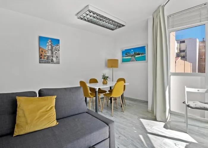 Apartamento luminoso cuarteles by greensol homes Málaga