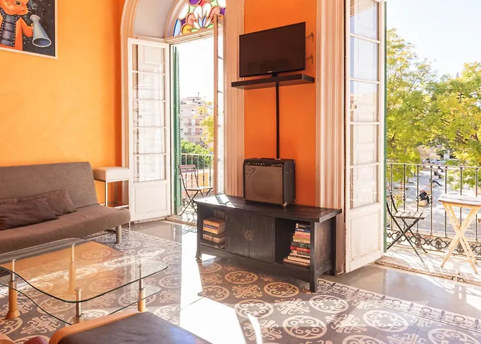 Private Rooms In Historic Building On The Square Málaga