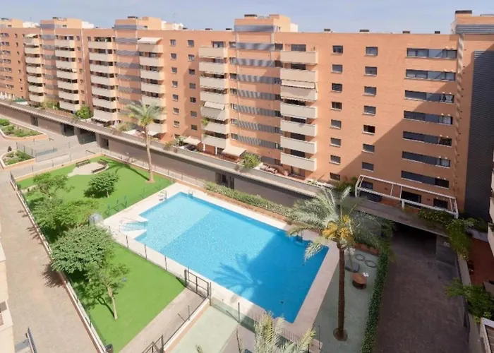 Holidays2Malaga Heroe de Sostoa con piscina junto Estacion AVE y playa