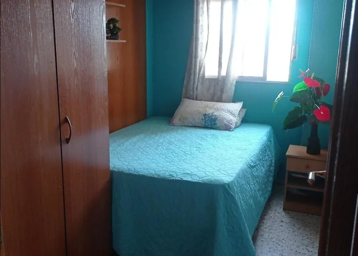Estupenda Habitación cama grande, recinto ferial Málaga