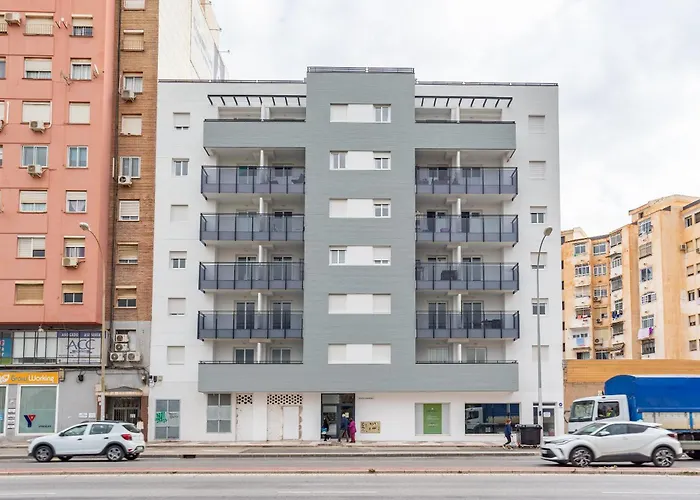 Modern Apartment Near Huelin Beach & Free Parking Málaga